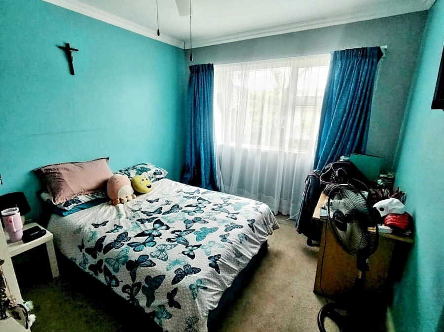 6 Bedroom Property for Sale in Kidds Beach Eastern Cape